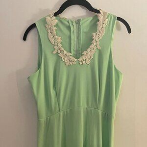 Light Green Vintage Sylvia Ann Sleeveless Dress with Lace Collar, Size 10